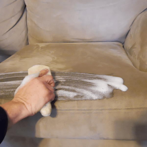 Keten Koltuklardaki Lekeler İçin 8 Hassas Temizlik Önerisi : Kapak Görseli